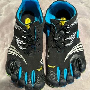 Vibram KMD Sport LS men’s shoes Size US11/EU45 in black,blue,green